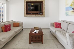 Books - Three Bedroom Ocean Front (Bajos de Chila)