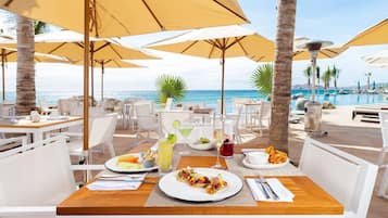 Tempat makan outdoor