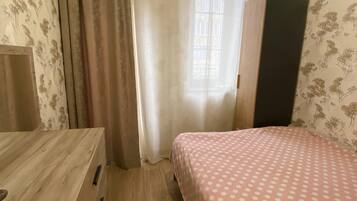 2 bedrooms, WiFi, bed sheets