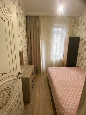 2 bedrooms, WiFi, bed sheets - S-Van Cozy Home: Stylish 2-Bedroom Gem in Heart of Sevan (Sevan)