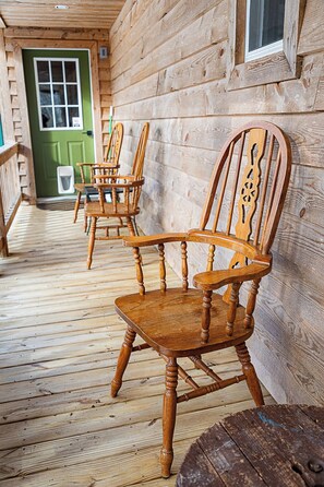 Terrace/patio - Back Country Roads Rustic Escape (Jumping Branch)