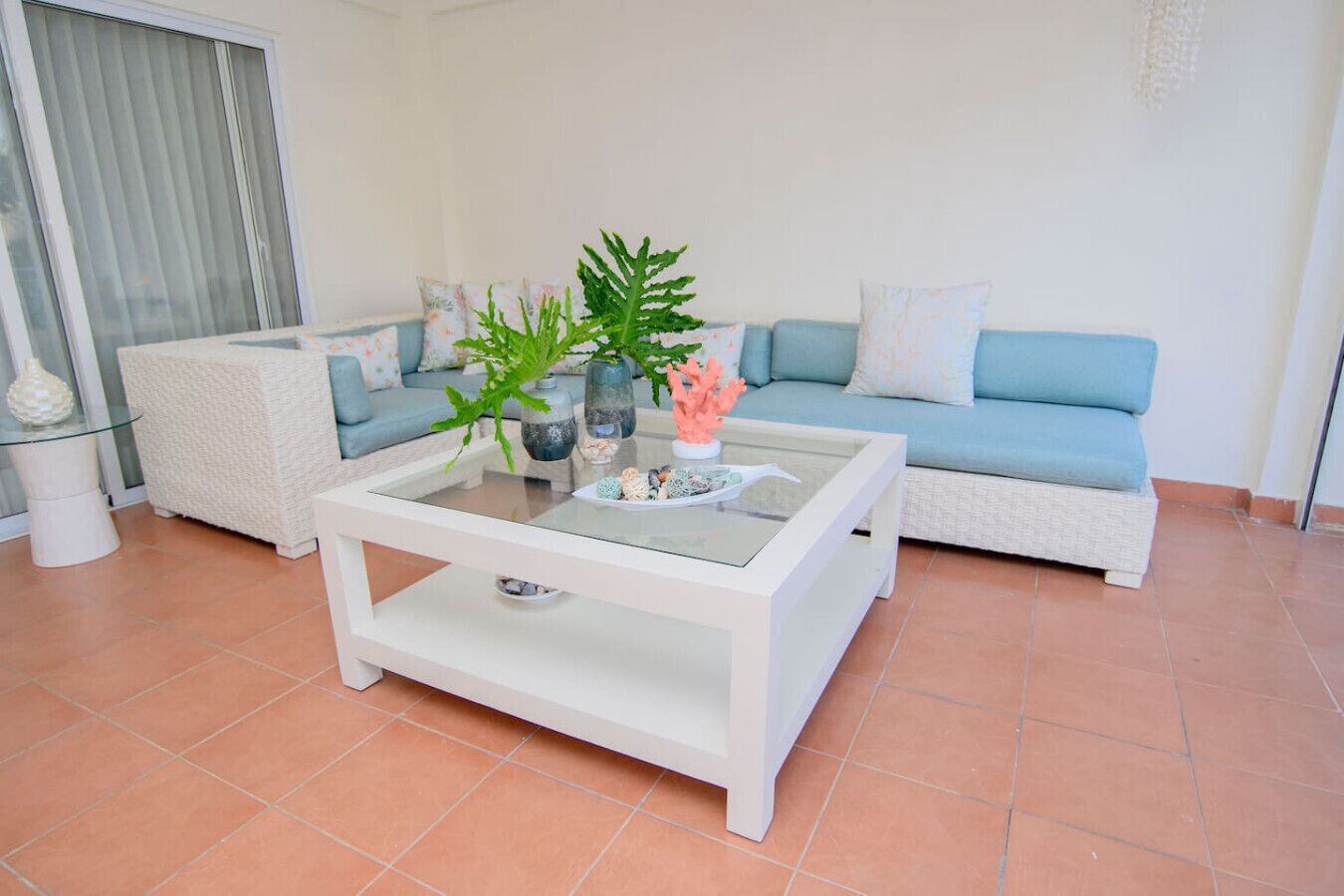 Fernseher, Videospiele, Tischtennisplatte