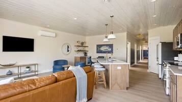 Télévision, cheminée