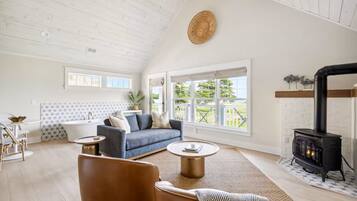 Télévision, cheminée