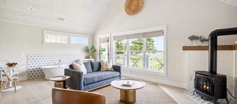 #2 Blue Lakeview Suite B