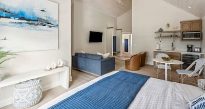 #2 Blue Garden View Suite C