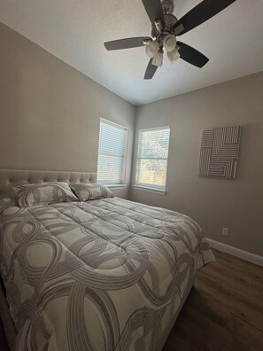 3 bedrooms, iron/ironing board, WiFi, bed sheets