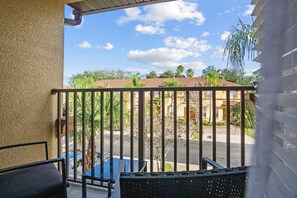 Property grounds - Family 3BR/3BA Home in Regal Palms Resort (Davenport)