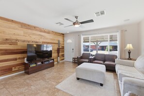 TV - Family retreat near Old Town Scottsdale (Scottsdale)