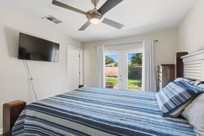 3 bedrooms, iron/ironing board, WiFi, bed sheets - Family retreat near Old Town Scottsdale (Scottsdale)