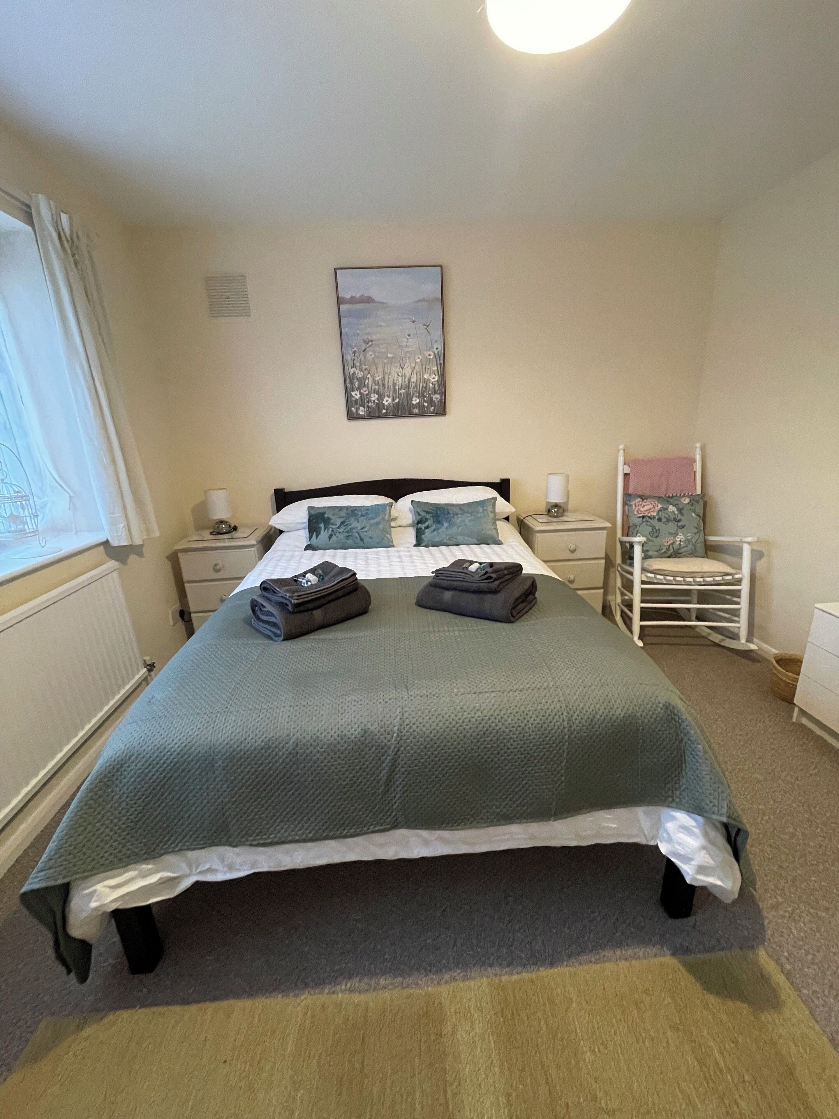 3 chambres, fer et planche à repasser, literie fournie