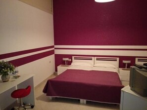 Chambre Triple, balcon | Wi-Fi gratuit