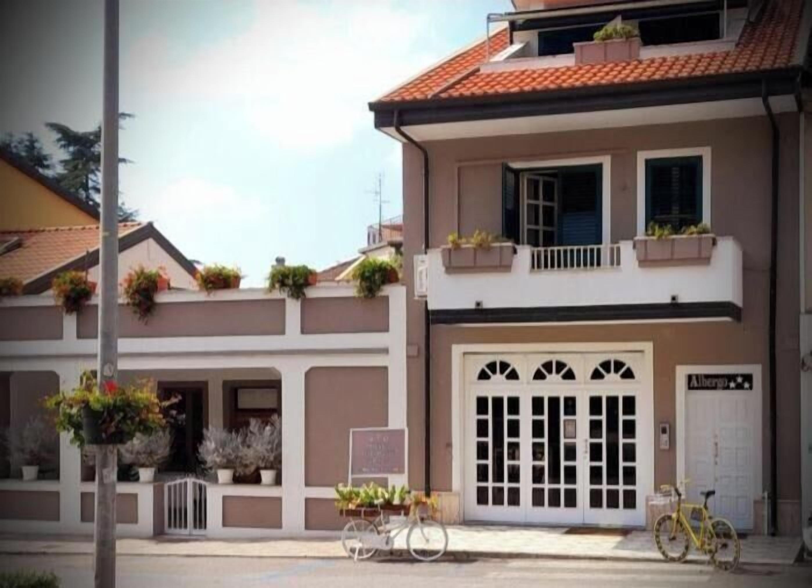 Chambre Triple, balcon | Extérieur