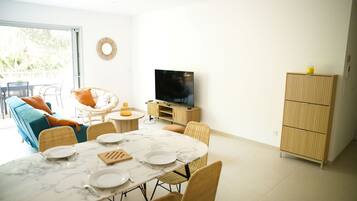 Smart TV, books