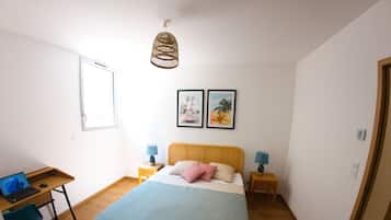 2 bedrooms, desk, iron/ironing board, free WiFi