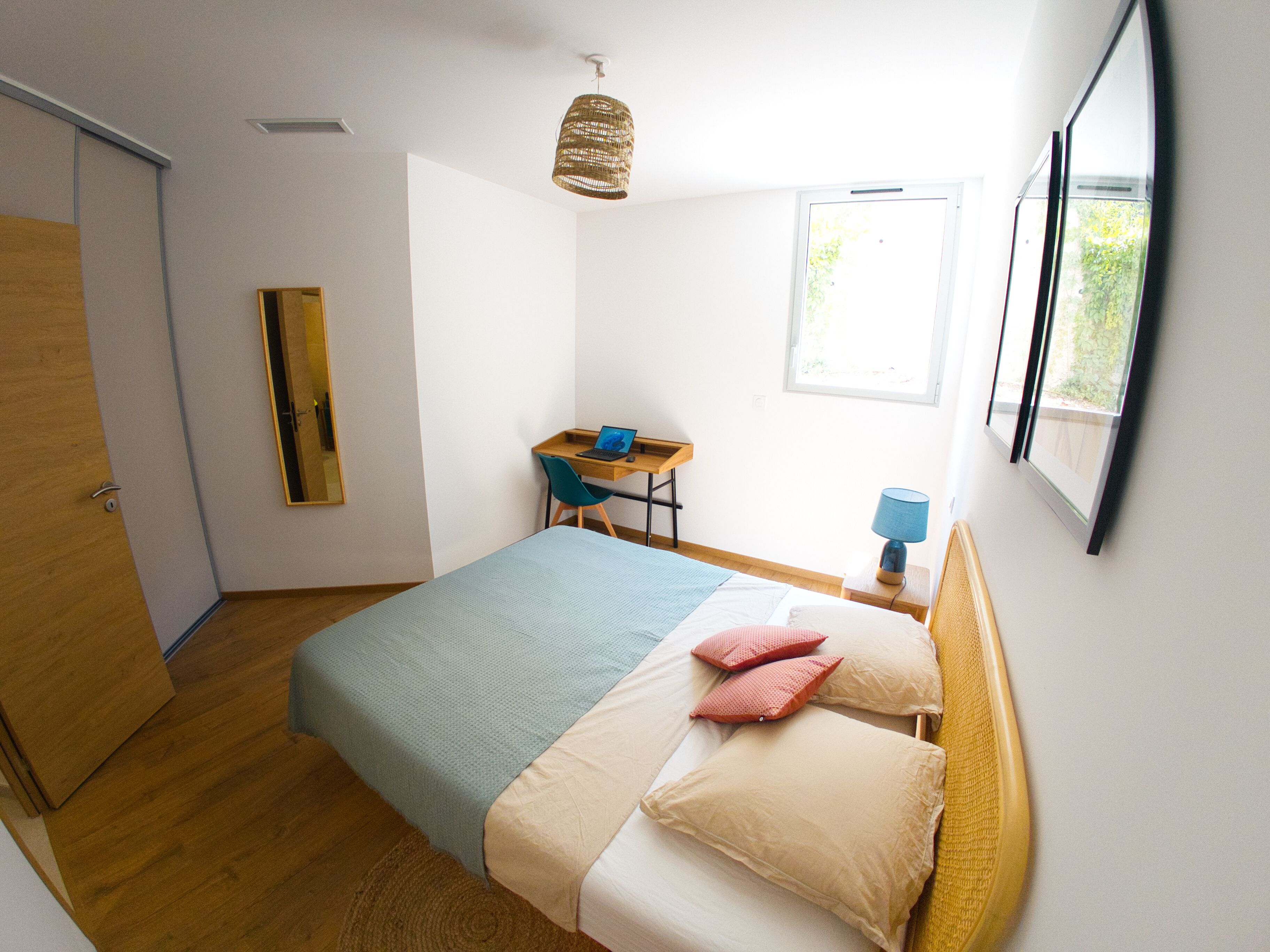 2 bedrooms, desk, iron/ironing board, free WiFi