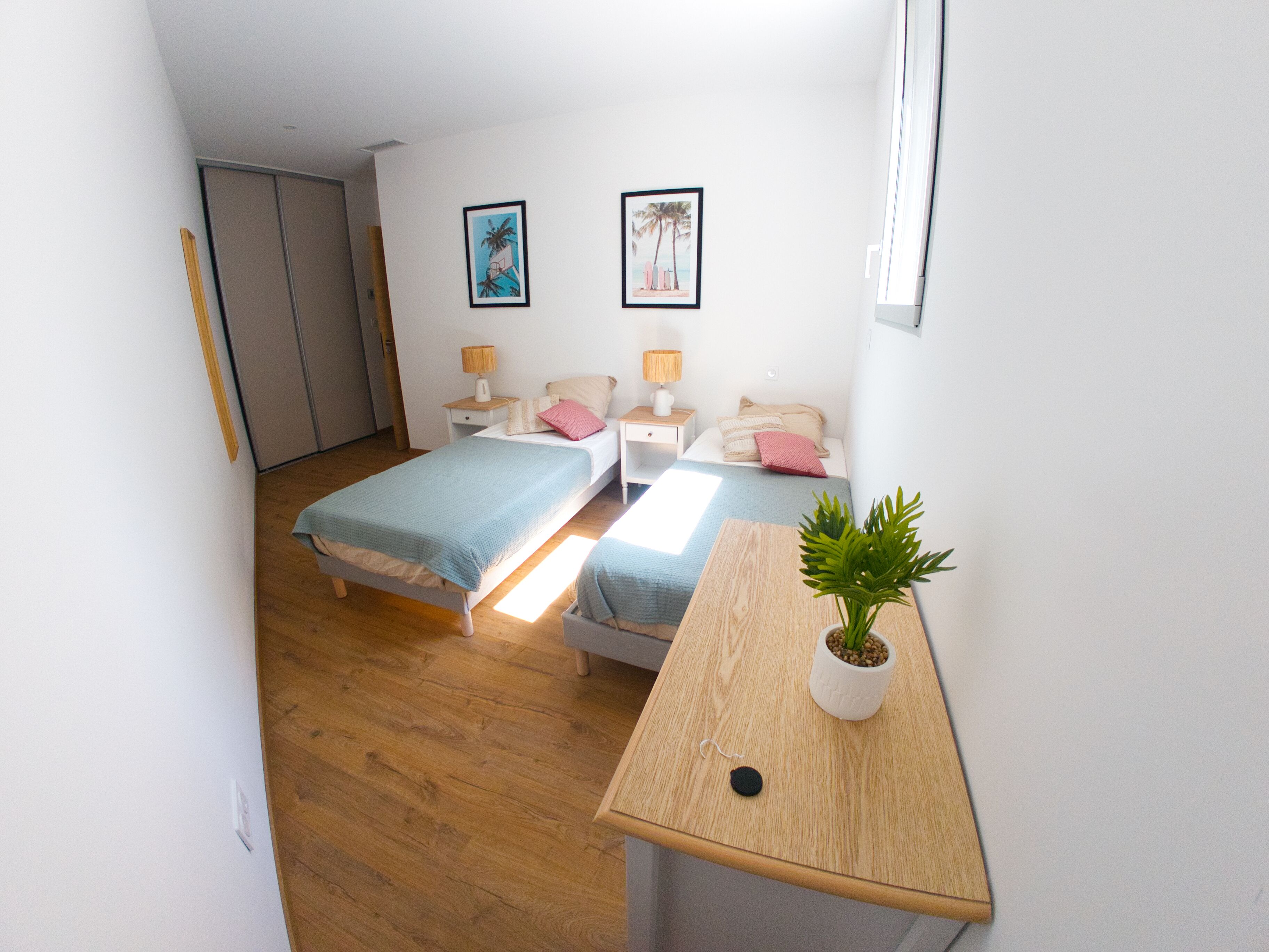 2 chambres, bureau, fer et planche à repasser, Wi-Fi gratuit