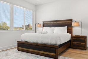 Tabla de planchar con plancha, wifi y ropa de cama 