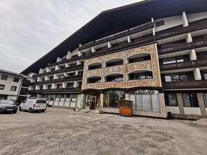 Exterior - Mountain Lake Suite
a lovely apartment in walking distance of Strobl/Wolfgangsee (Strobl)