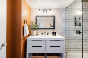 Shower, hair dryer, towels, soap - NEW! Stylish Scottsdale Loft Near Old Town (Scottsdale)