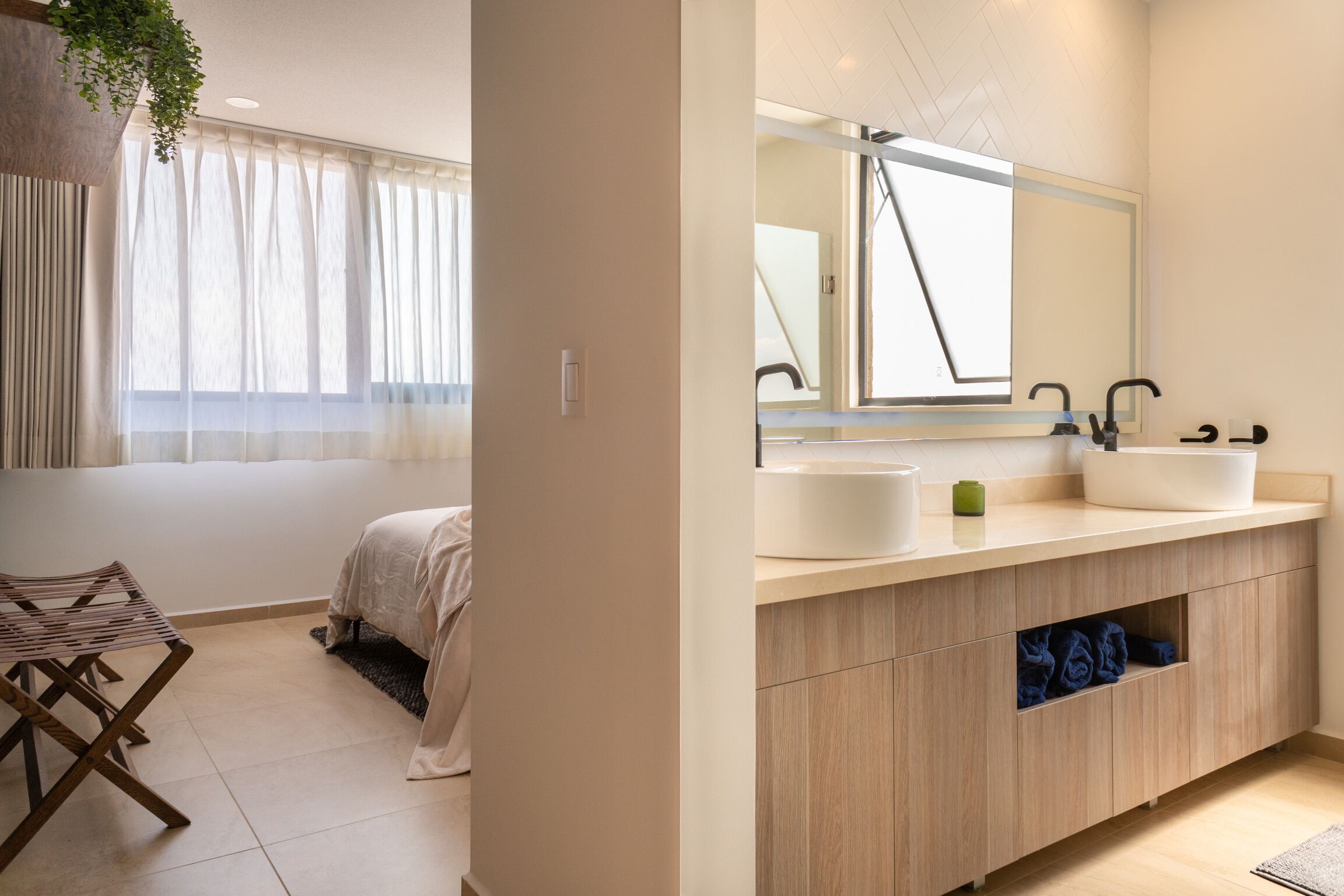 Fer et planche à repasser, Wi-Fi, draps fournis