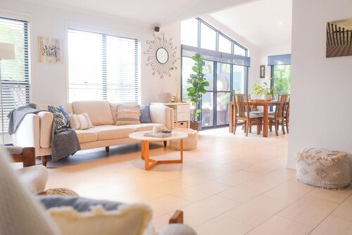 Lush Oasis in Downtown Lennox