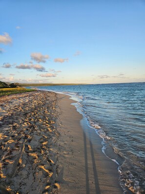 Beach - Three-bedroom, two-bathroom residence featuring a fully equipped kitchen (Guanica)