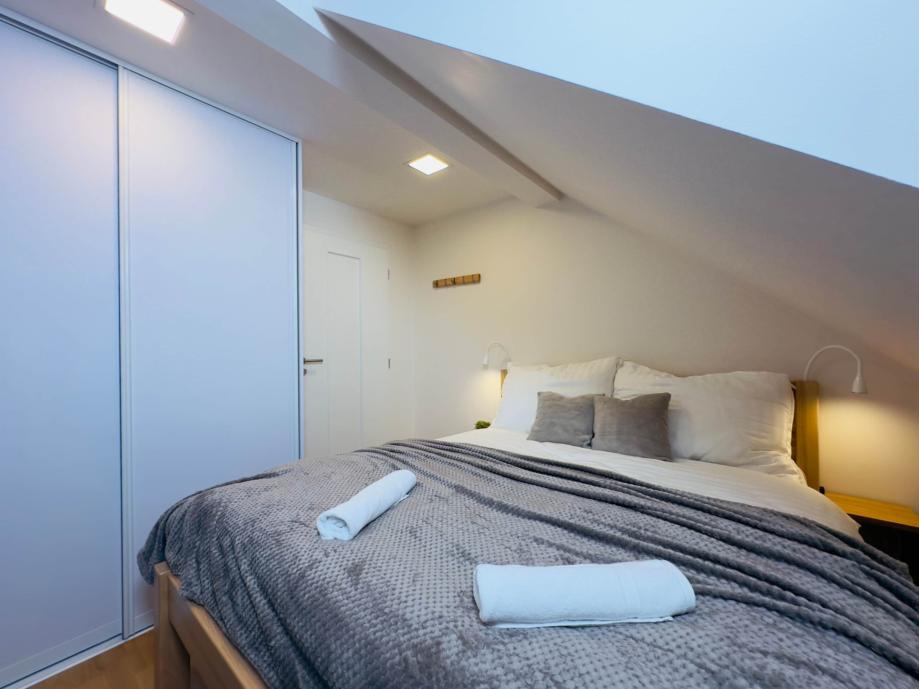 3 bedrooms, iron/ironing board, free WiFi, bed sheets