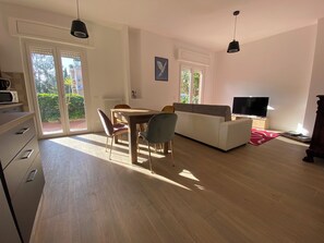 Smart TV - Nymphaeum House 2 (Roma)