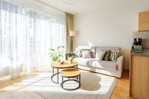 TV - Feel-good maisonette with a view of the thermal baths (Bad Saarow)