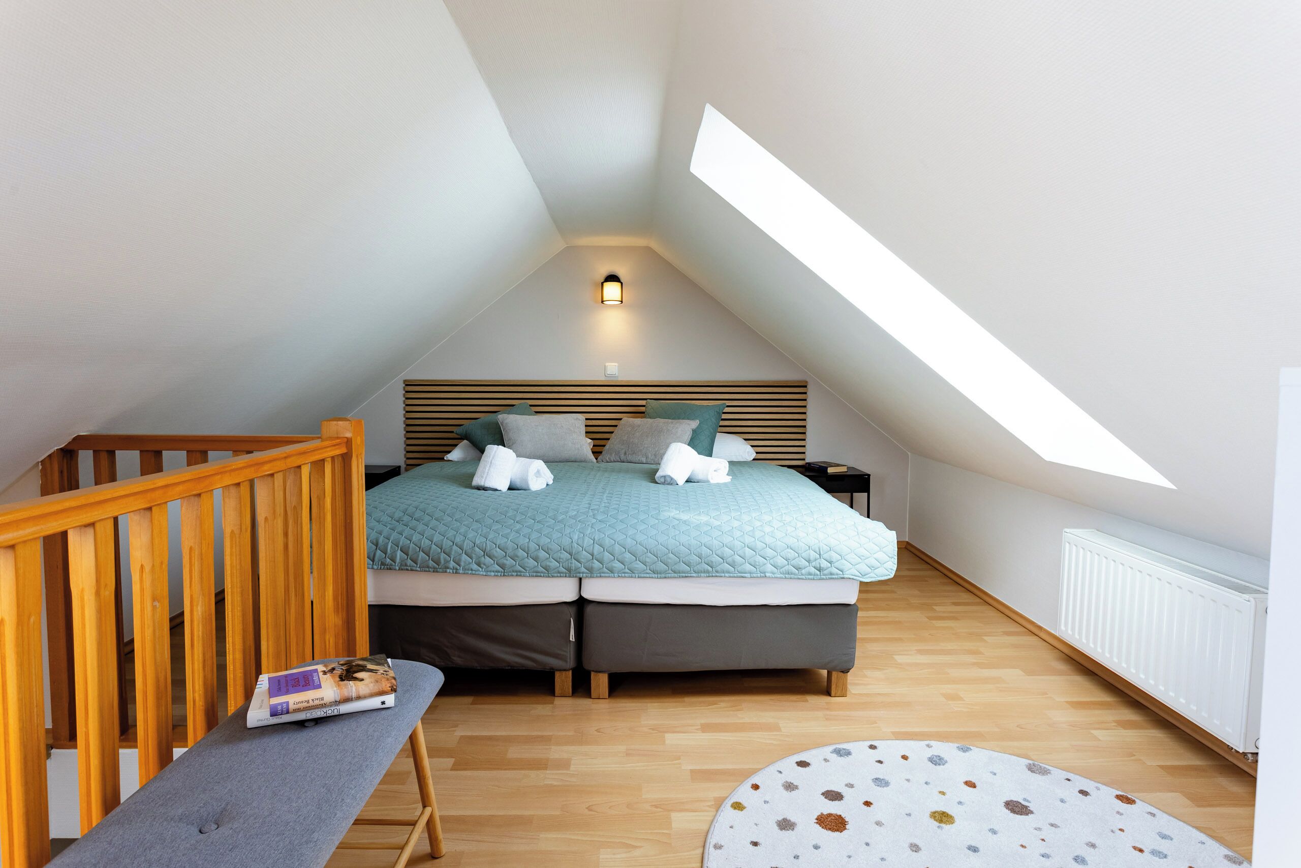 Silitysrauta/-lauta, Wi-Fi, vuodevaatteet