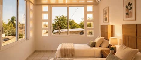 4 habitaciones, escritorio, tabla de planchar con plancha y wifi gratis