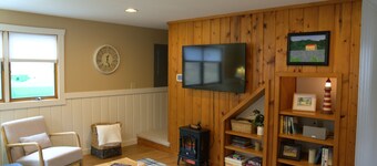 Cozy 3-bedroom cottage centrally located!