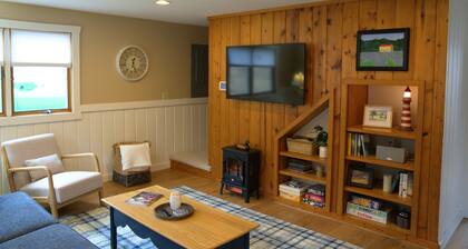 Cozy 3-bedroom cottage centrally located!