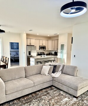 Living area - 3 Bedroom 2 Bath Saltwater Pool Home in Sunny North Port (North Port)