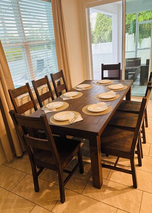Dining - 3 Bedroom 2 Bath Saltwater Pool Home in Sunny North Port (North Port)