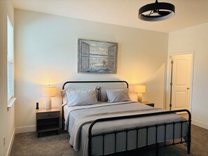 3 bedrooms, iron/ironing board, WiFi, bed sheets - 3 Bedroom 2 Bath Saltwater Pool Home in Sunny North Port (North Port)