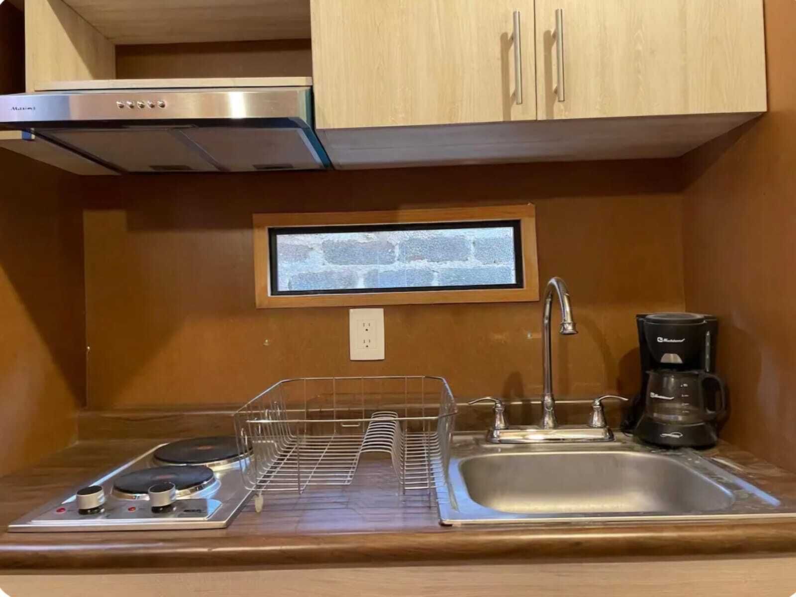 Standard Room, Non Smoking | Private kitchen