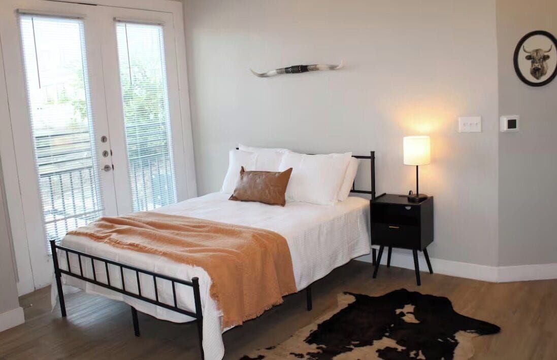 1 quarto, Wi-Fi de cortesia, roupa de cama