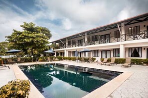 Outdoor pool - 6 min from the National Park (Quepos)