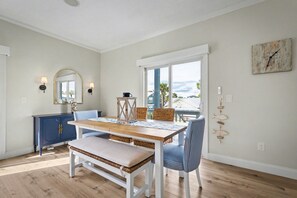 Dining - Steps to Beach & Ocean View | Good Morning Rentals (Jacksonville Beach)