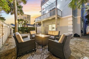 Terrace/patio - Steps to Beach & Ocean View | Good Morning Rentals (Jacksonville Beach)