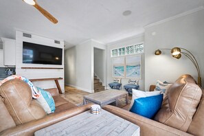 Smart TV - Steps to Beach & Ocean View | Good Morning Rentals (Jacksonville Beach)