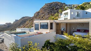 Property grounds - w* | Chic 5BR Oceanview Villa w/ Pool in Pedregal (Cabo San Lucas)