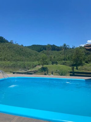 室外泳池