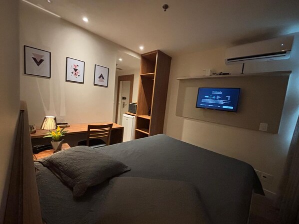 Desk, iron/ironing board, free WiFi, bed sheets - Campos Apart-Transamérica Executive LUXURY 7-B (Campos dos Goytacazes)