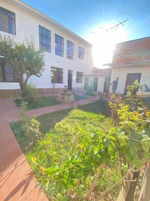 Khuôn viên nơi lưu trú