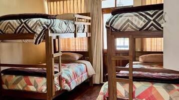 Skrivebord, skrivebord for bærbar PC og wi-fi (inkludert)