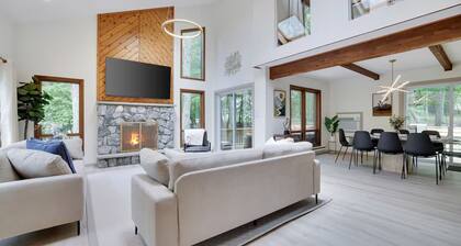 YES! Your Big Hot Tub & 5 BR Poconos Retreat