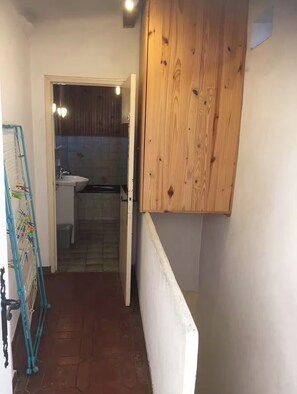 Hair dryer, towels, soap, toilet paper - Atypical village house (Cuers)